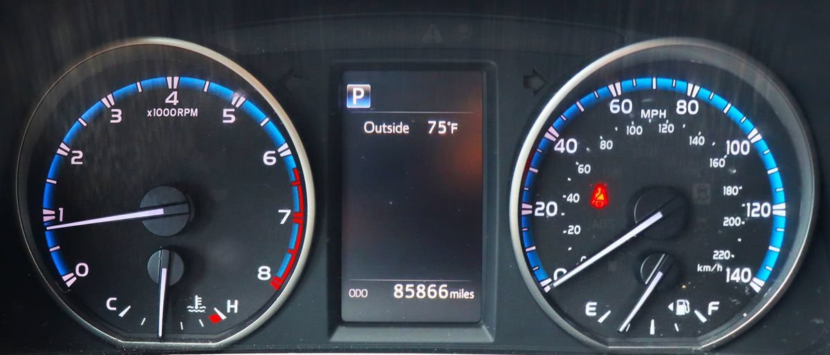 Used 2018 Toyota RAV4 LE w/ All Weather Liner Package FWD image 42