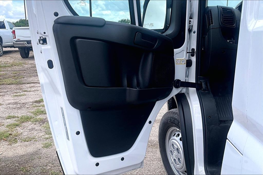 New 2024 RAM ProMaster 2500 w/ Convenience Group image 13