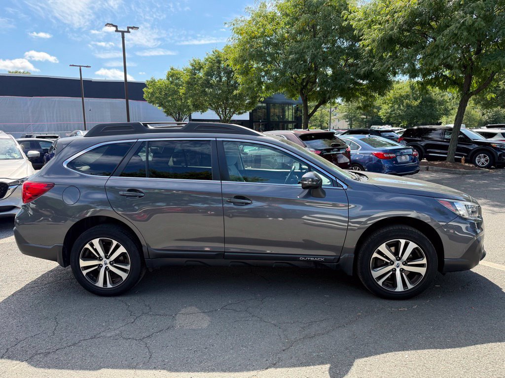 Used 2018 Subaru Outback 2.5i Limited AWD/4WD image 4