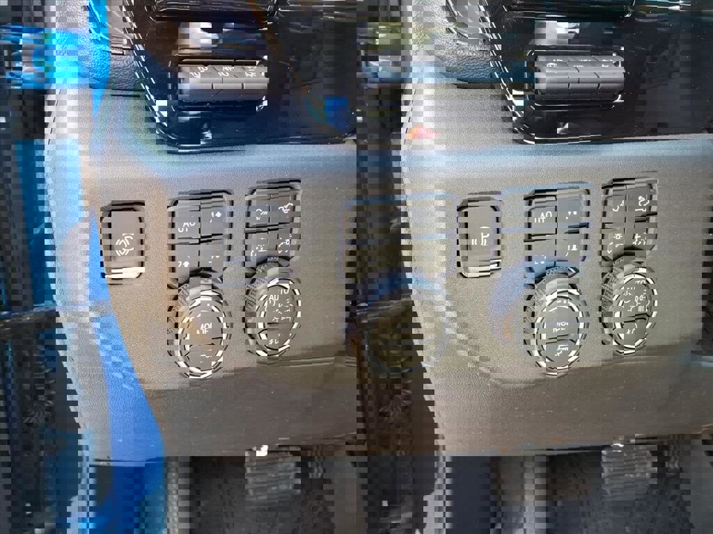 Used 2023 Chevrolet Silverado 1500 ZR2 w/ Technology Package image 13