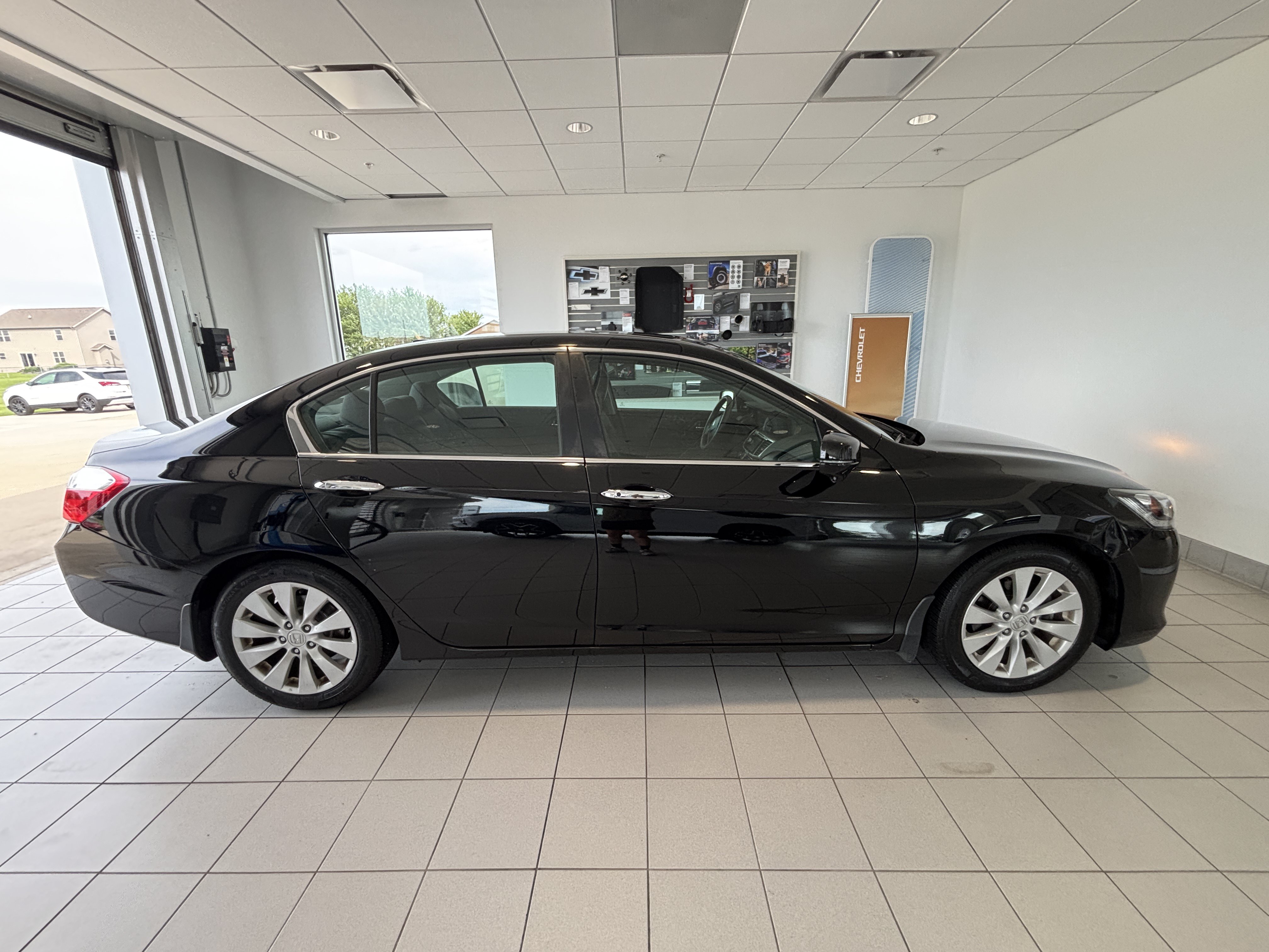 Used 2015 Honda Accord EX-L image 6