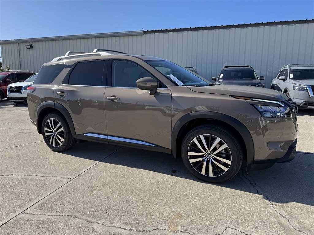 New 2025 Nissan Pathfinder Platinum w/ Black Appearance Package image 2