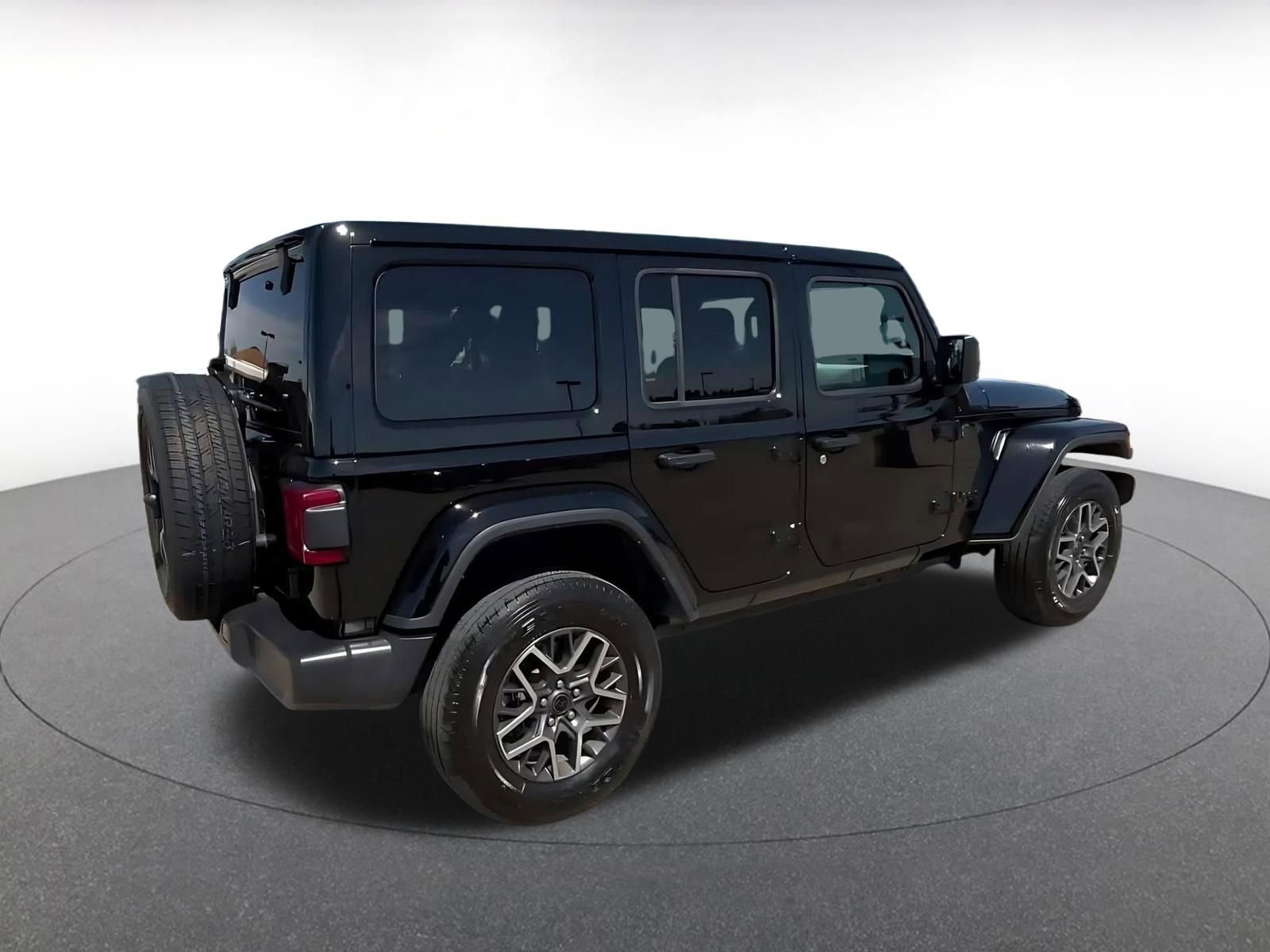 Used 2025 Jeep Wrangler Unlimited Sahara AWD/4WD image 14