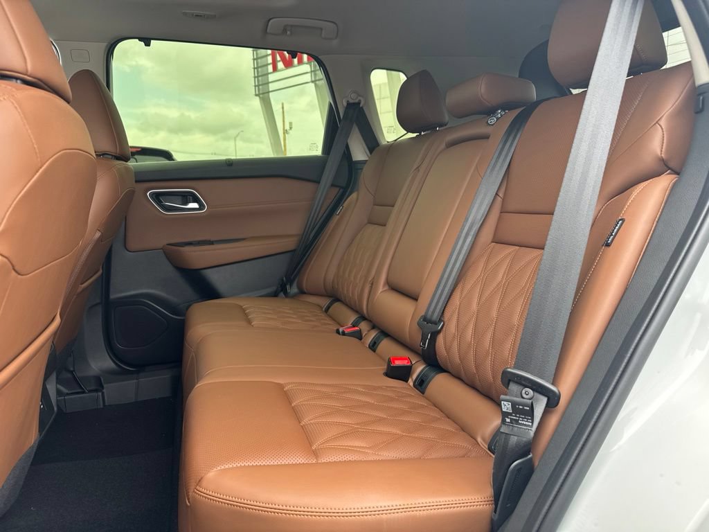 Used 2026 Nissan Rogue Platinum AWD/4WD image 15