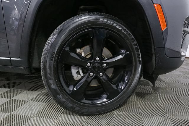 Used 2023 Jeep Grand Cherokee Altitude AWD/4WD image 15