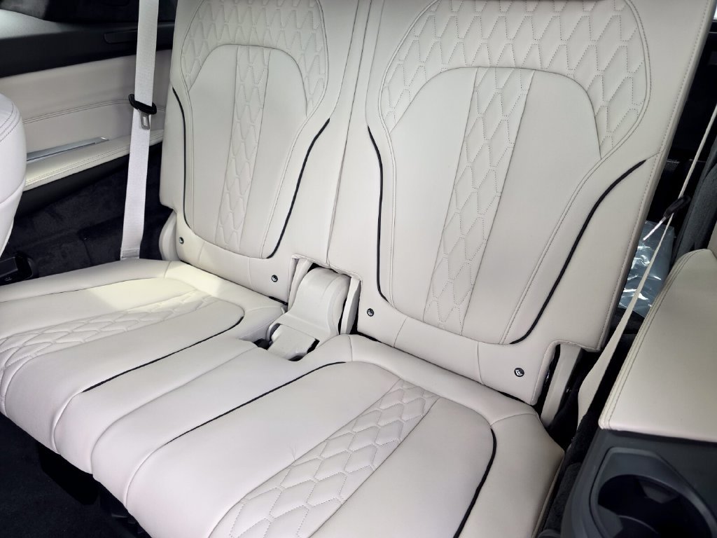 New 2027 BMW X7 M60i AWD/4WD image 13