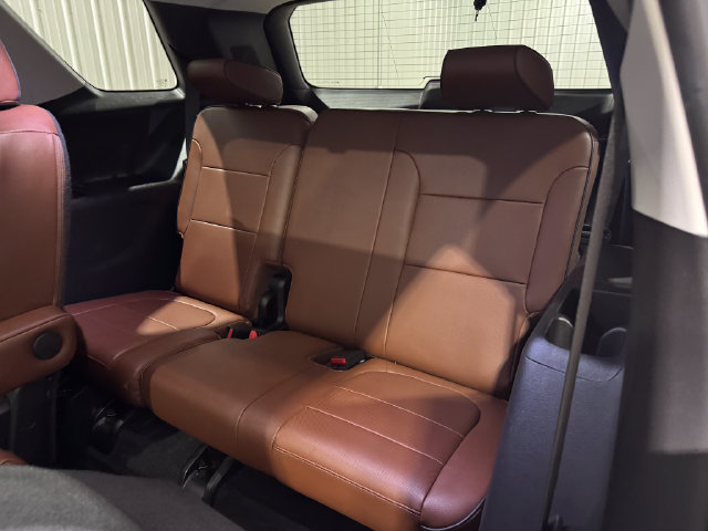 Used 2019 Chevrolet Traverse High Country w/ LPO, Floor Liner Package AWD/4WD image 24