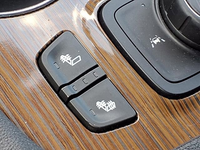 Used 2021 GMC Acadia SLE w/ Driver Convenience Package image 5