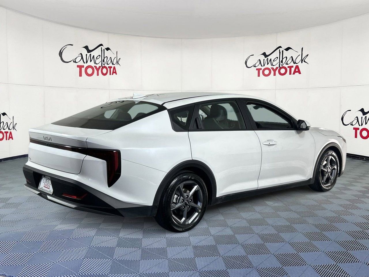 Used 2025 Kia K4 FWD image 8