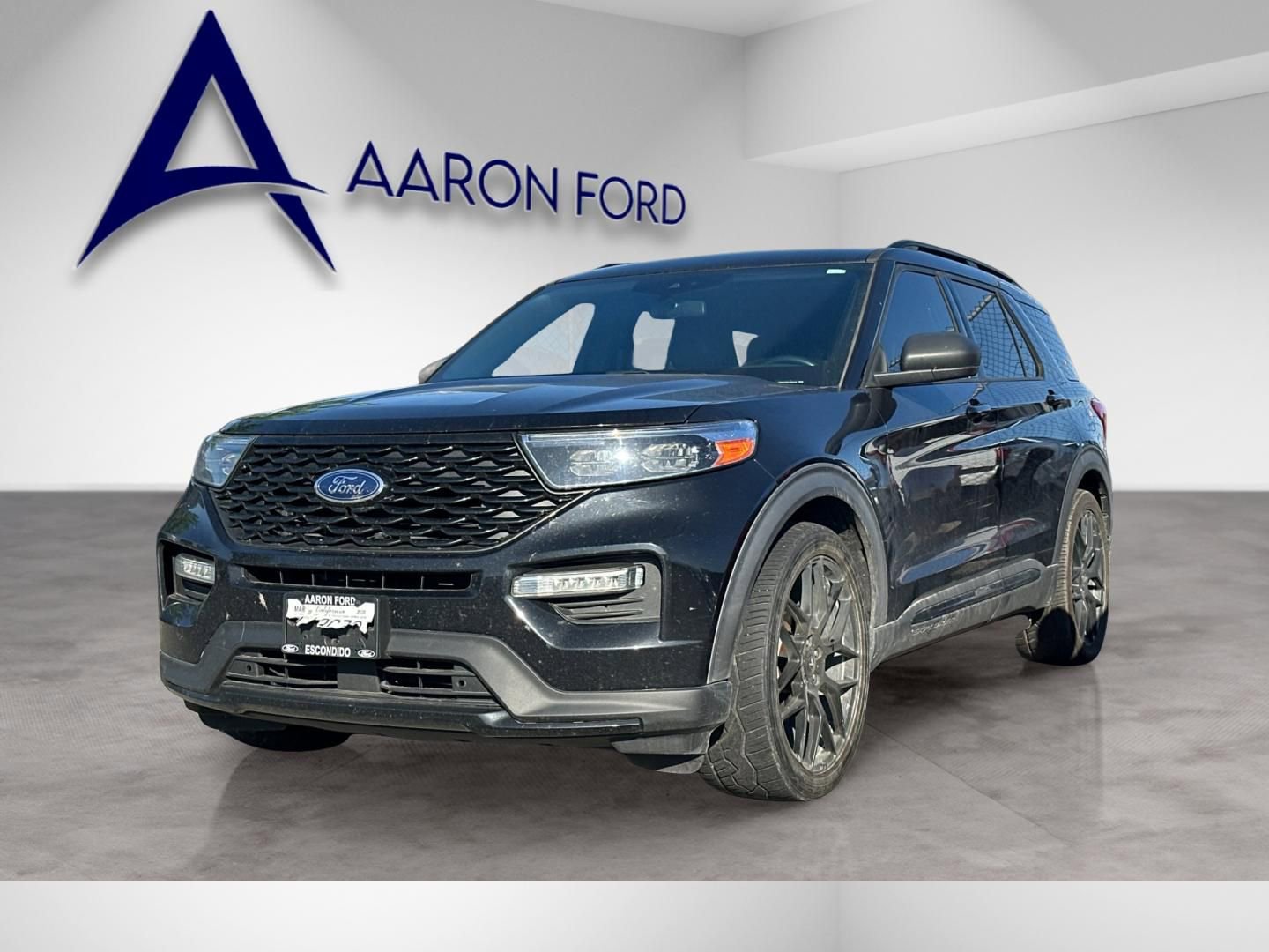 Used 2020 Ford Explorer XLT w/ Equipment Group 202A RWD image 2