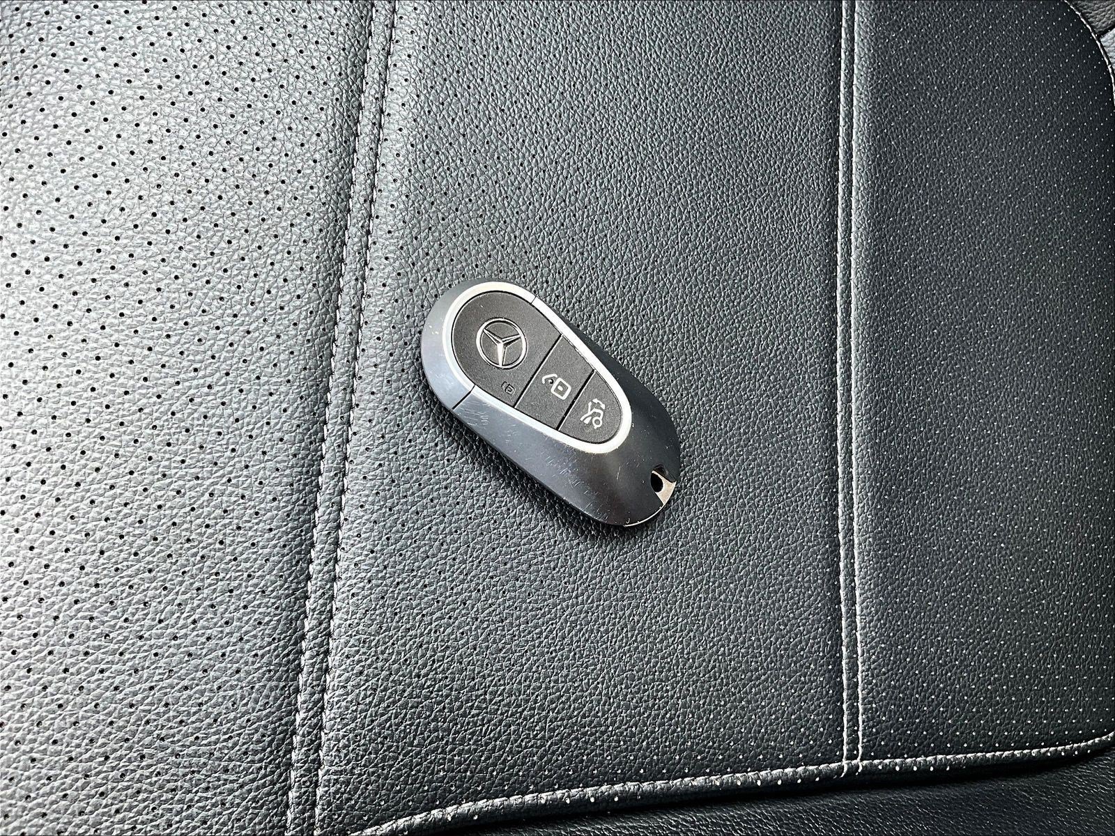Used 2023 Mercedes-Benz GLC 300 4MATIC image 34