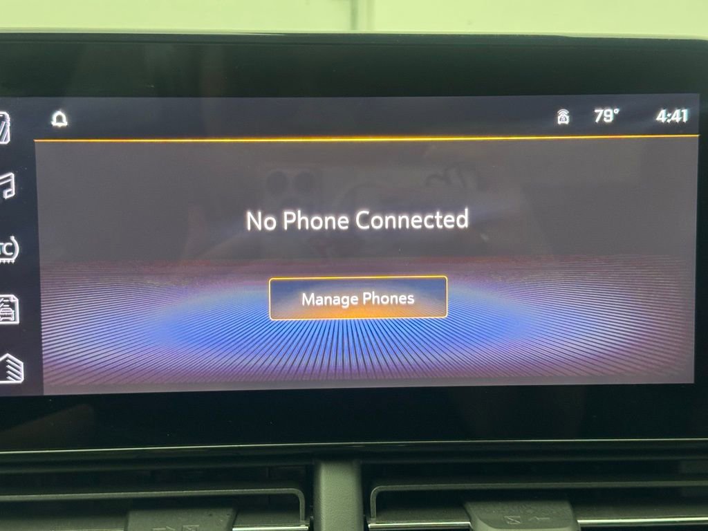 Used 2025 Chevrolet Trax RS FWD image 22