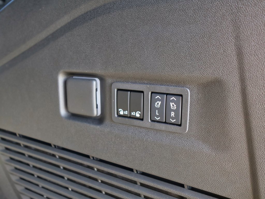 New 2026 GMC Yukon XL Elevation w/ Elevation Premium Package image 7