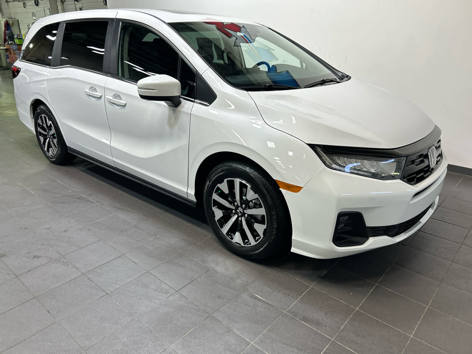 New 2027 Honda Odyssey EX-L image 2