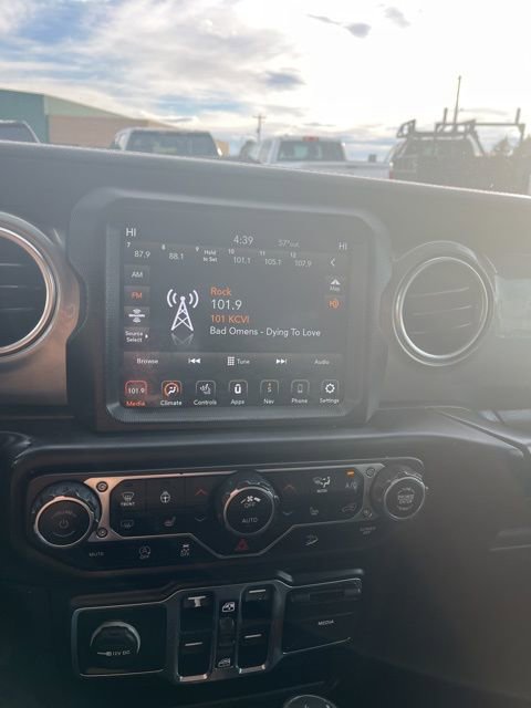 Used 2019 Jeep Wrangler Unlimited Sahara image 41