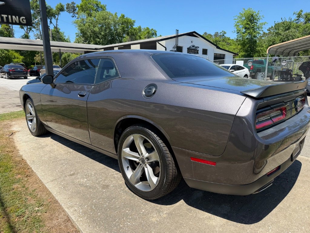 Used 2020 Dodge Challenger SXT w/ Blacktop Package RWD image 3