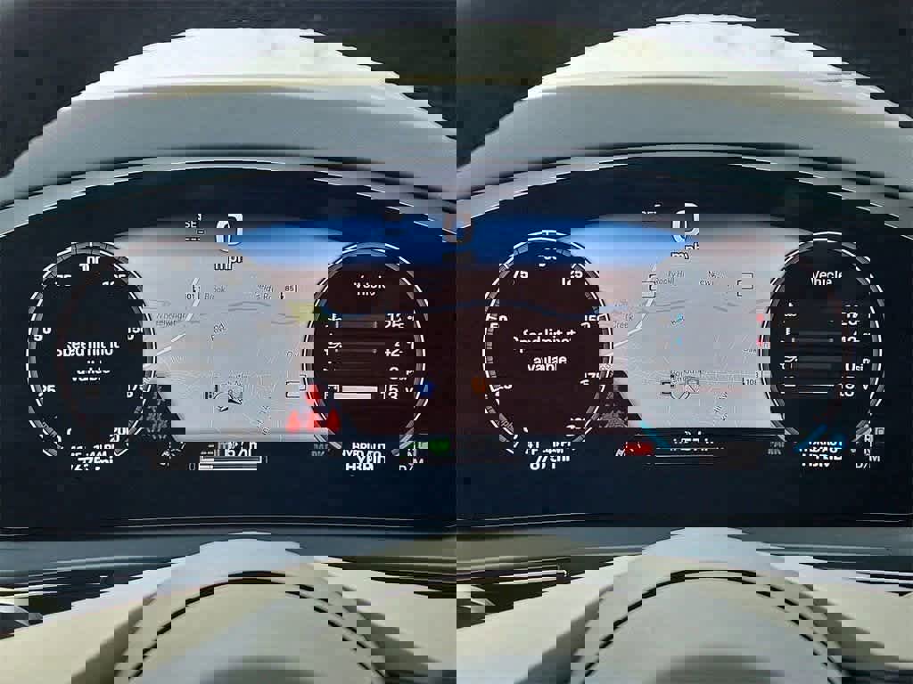 Used 2025 Porsche Cayenne S image 36