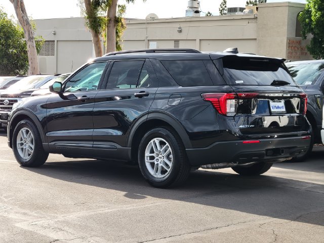 Used 2026 Ford Explorer Active RWD image 2