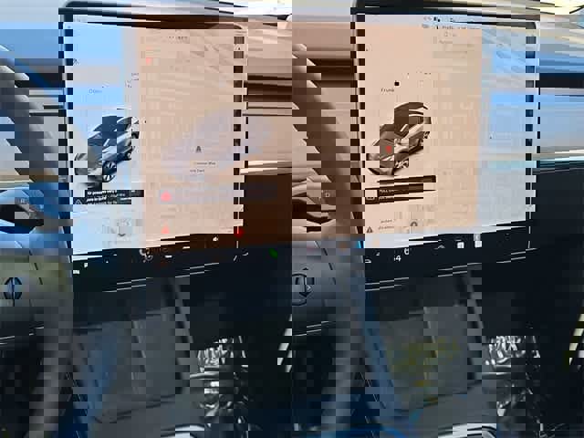 Used 2022 Tesla Model Y Long Range image 27