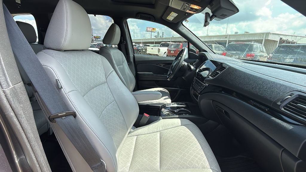 Used 2021 Honda Passport Touring image 32