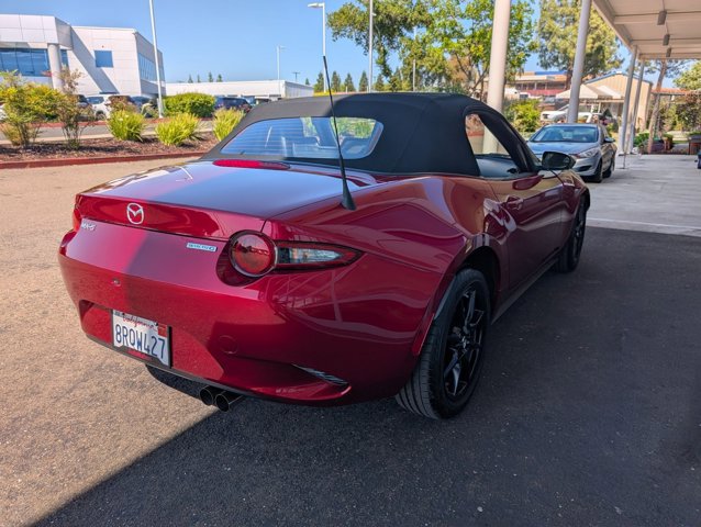 Used 2020 MAZDA MX-5 Miata Sport RWD image 10