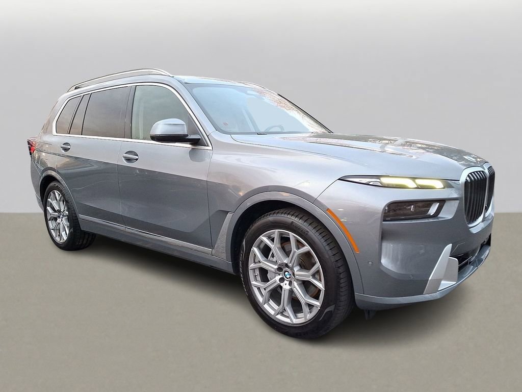 Used 2023 BMW X7 xDrive40i AWD/4WD image 3