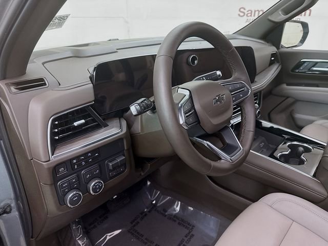 Used 2025 Chevrolet Suburban Z71 w/ Comfort Package image 10