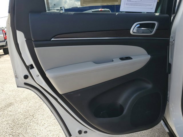 Used 2018 Jeep Grand Cherokee Limited image 17