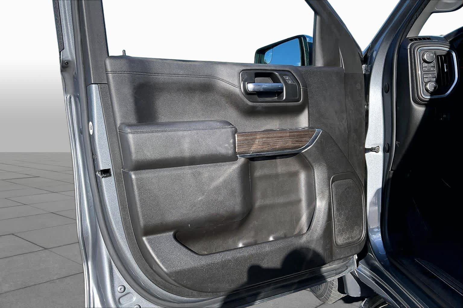 Used 2022 Chevrolet Silverado 1500 LT AWD/4WD image 21