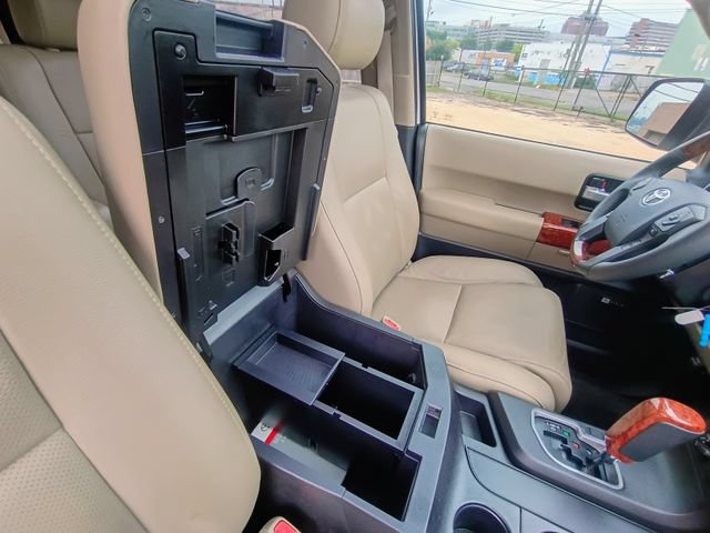 Used 2018 Toyota Sequoia Platinum AWD/4WD image 48