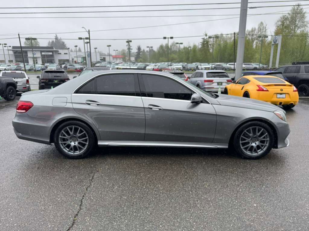 Used 2014 Mercedes-Benz E 350 4MATIC Sedan image 4