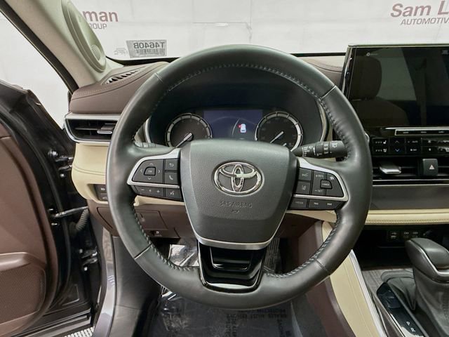 Used 2022 Toyota Highlander Platinum image 11