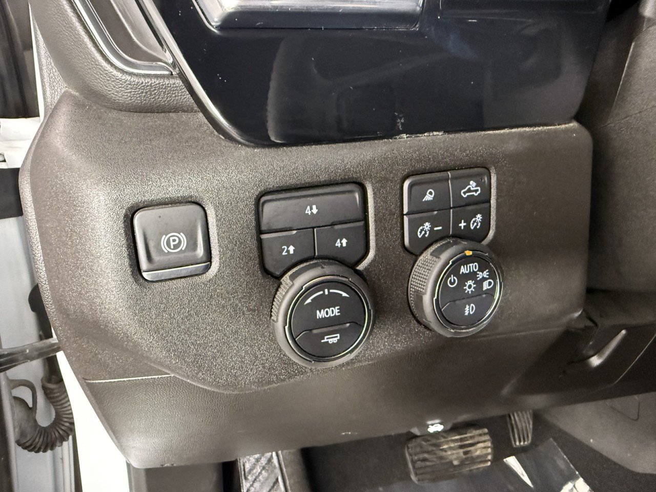 Used 2025 Chevrolet Silverado 3500 LT AWD/4WD image 23
