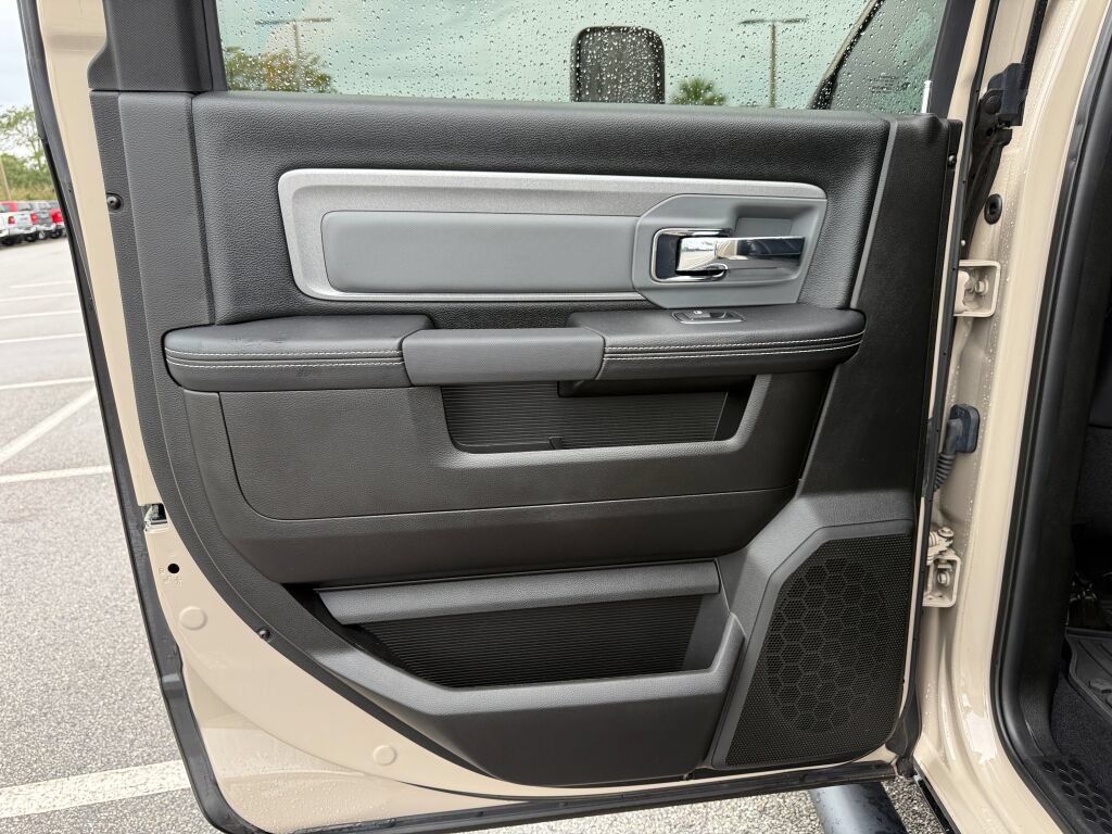 Used 2018 RAM 2500 Power Wagon w/ Leather & Luxury Group AWD/4WD image 10