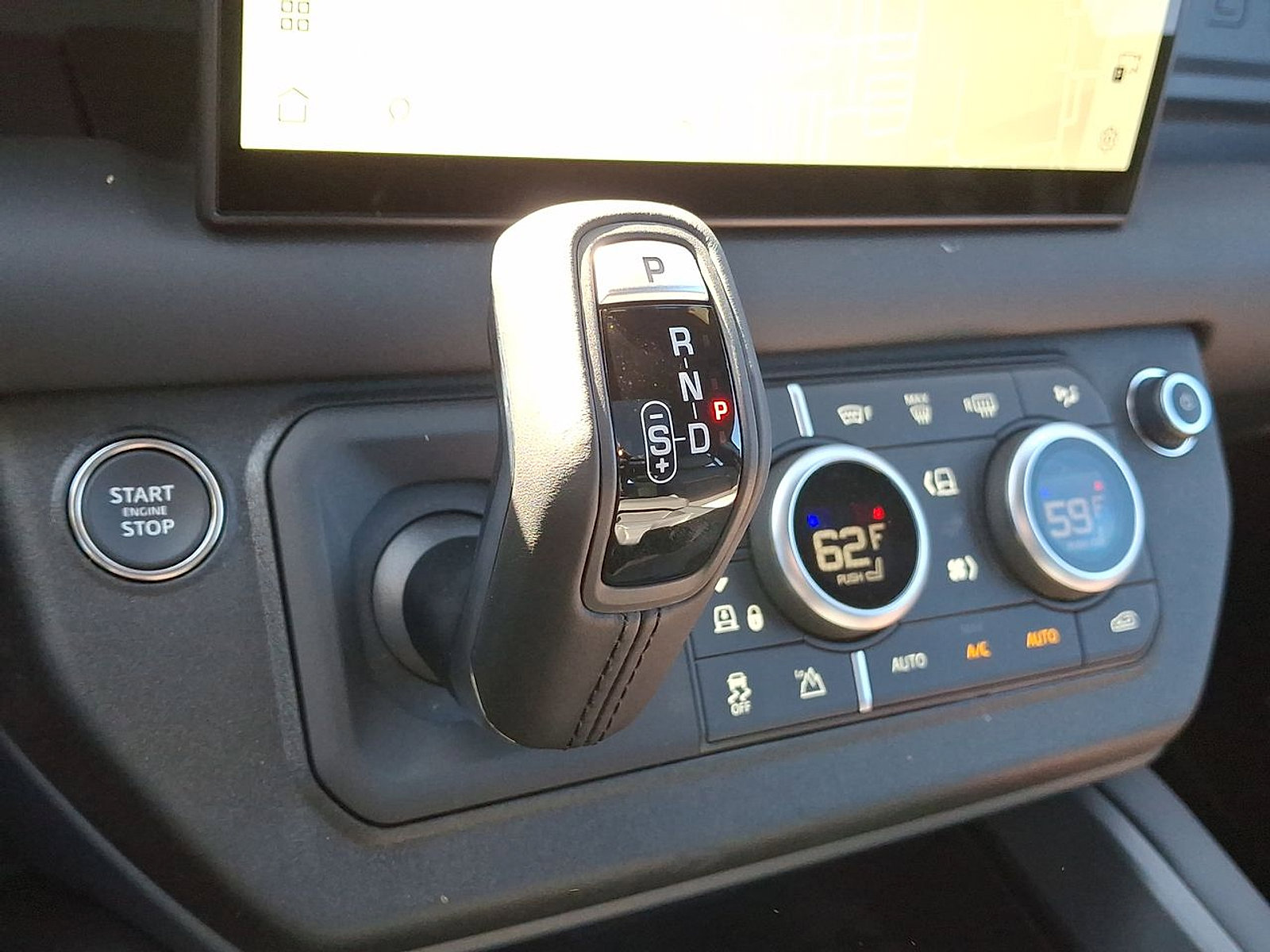 New 2025 Land Rover Defender 110 X-Dynamic SE image 26