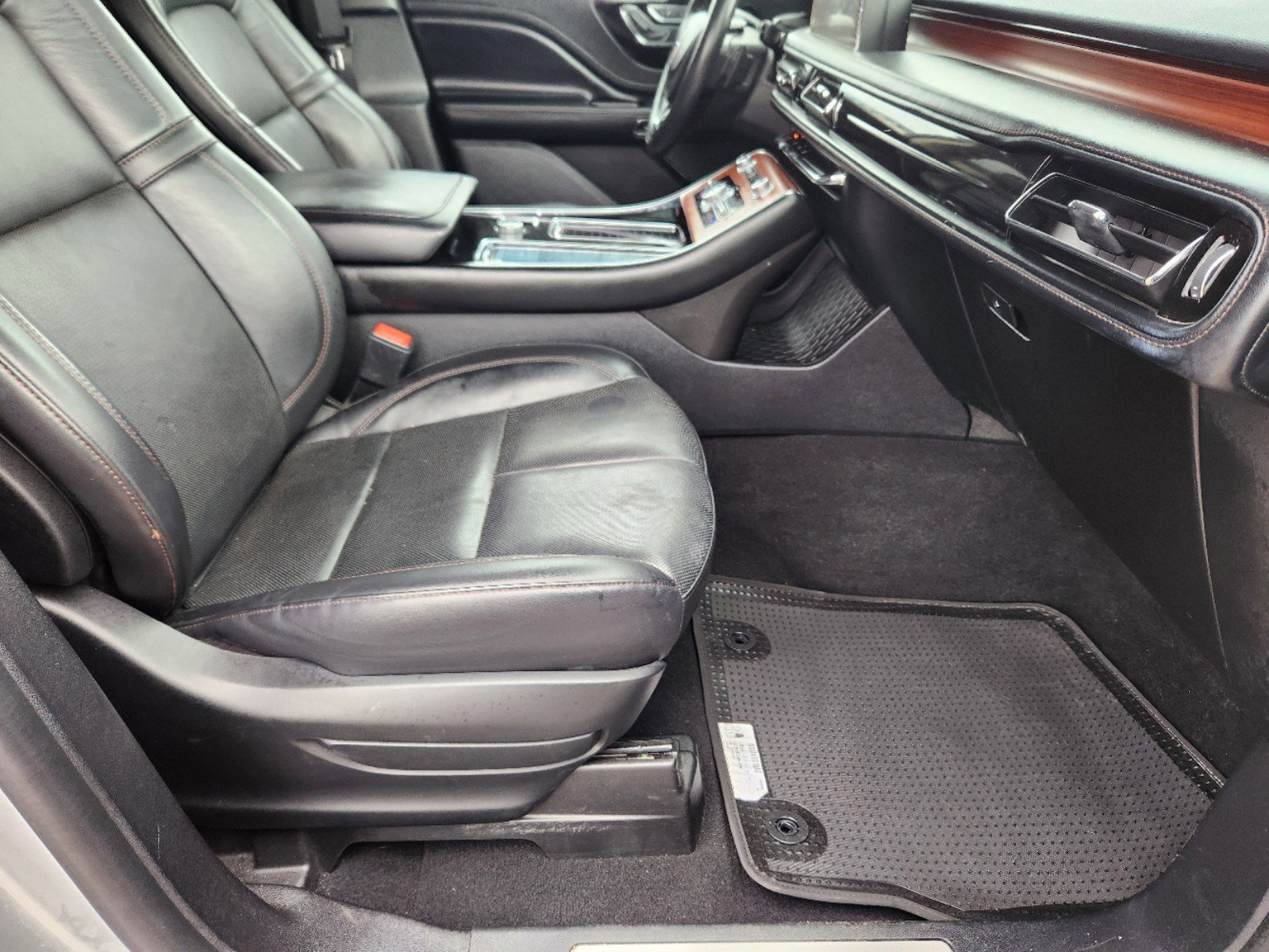 Used 2022 Lincoln Aviator Reserve image 16