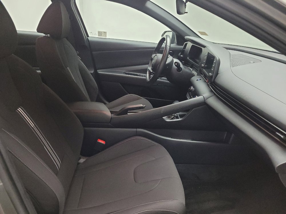 Used 2025 Hyundai Elantra Sport w/ Cargo Package FWD image 21