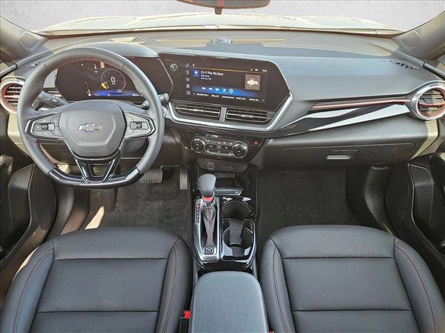 Used 2026 Chevrolet Trax RS w/ Sunroof Package FWD image 17