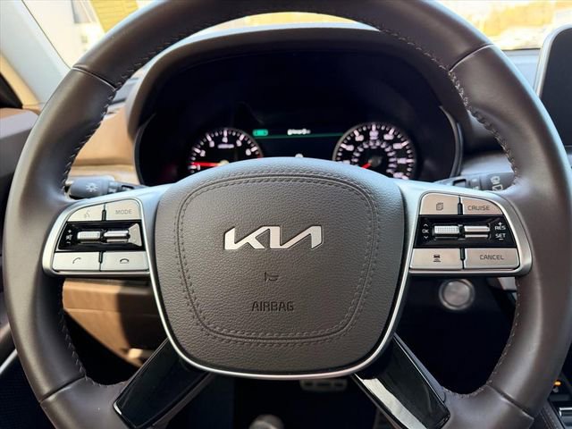 Used 2022 Kia Telluride SX w/ Towing Package image 18