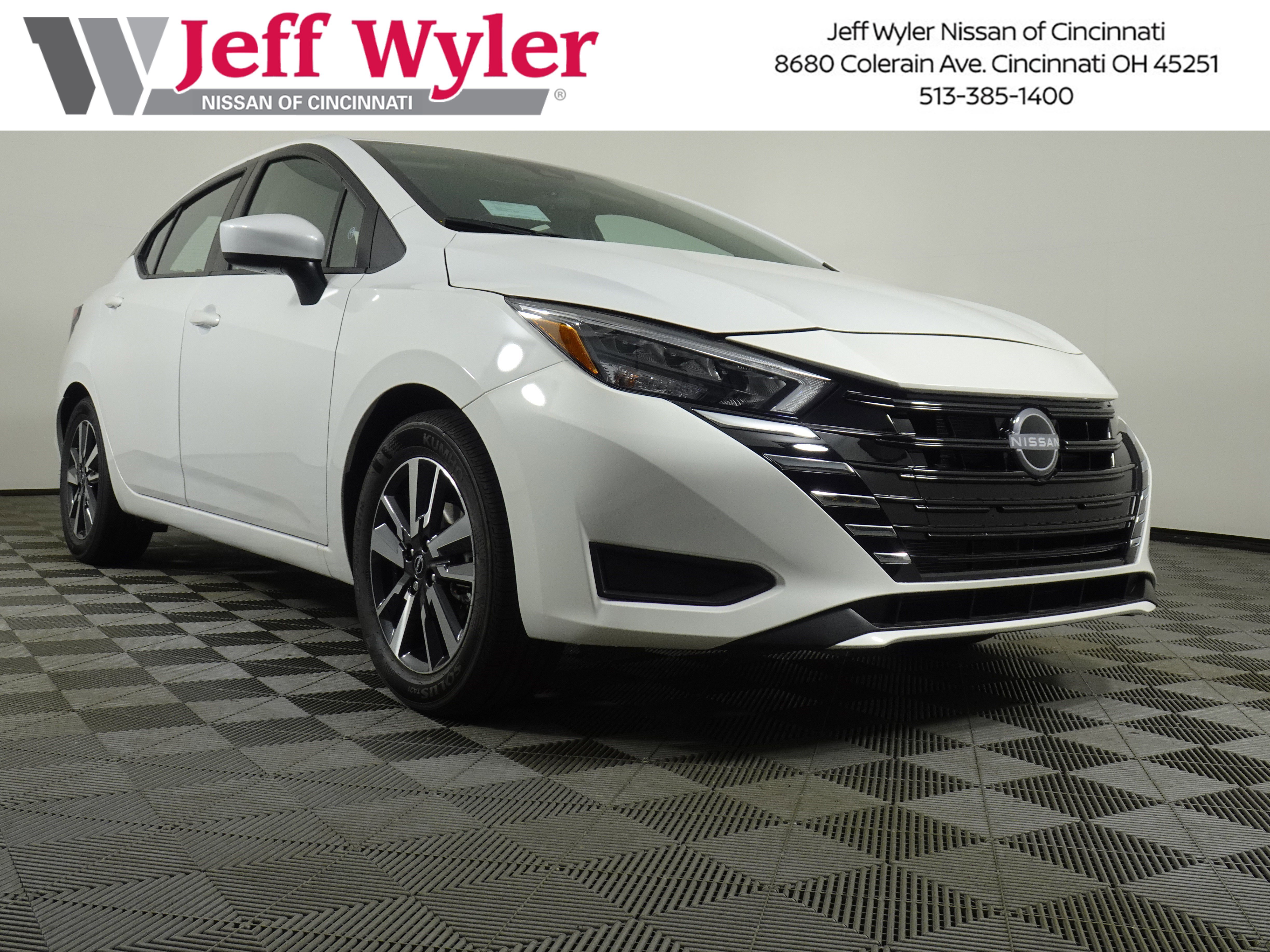 New 2025 Nissan Versa SV w/ Trunk Package