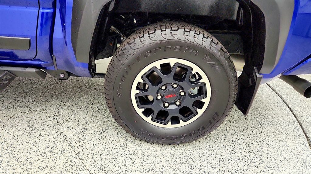 Used 2024 Toyota Tacoma TRD Off-Road w/ TRD Off Road Upgrade Package AWD/4WD image 10