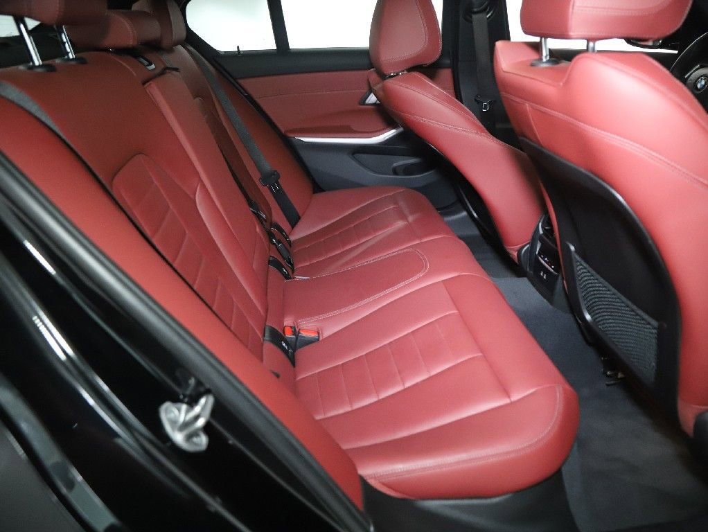 Certified 2023 BMW 330i xDrive Sedan w/ Premium Package image 33
