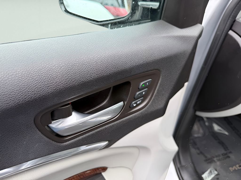 Used 2017 Acura MDX SH-AWD image 22