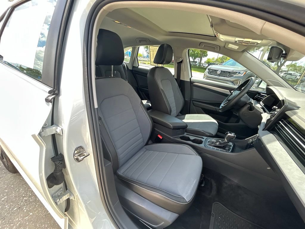 Used 2026 Volkswagen Jetta SE w/ Black Wheel Package FWD image 31