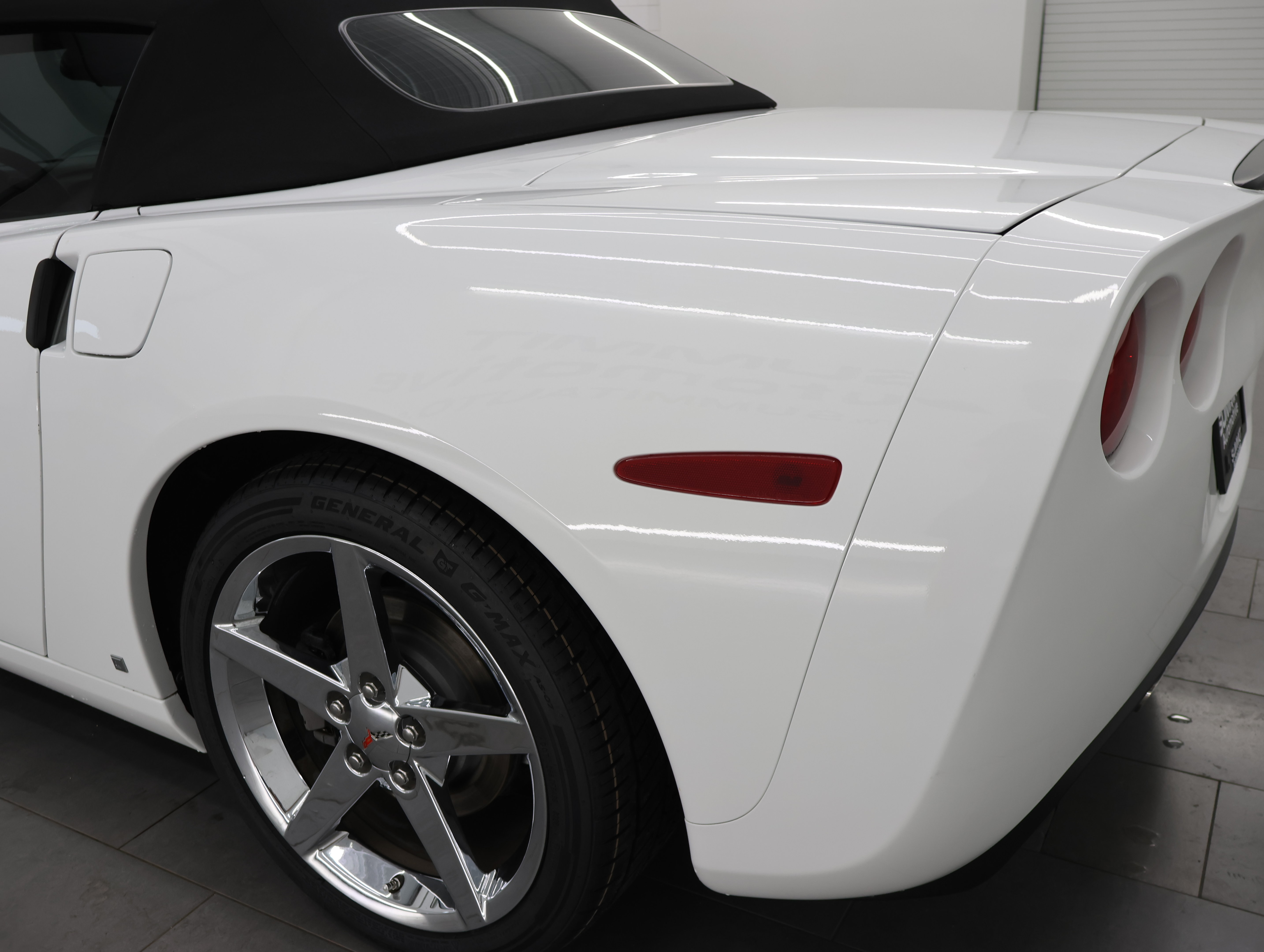 Used 2007 Chevrolet Corvette Convertible w/ Preferred Equipment Group RWD image 28