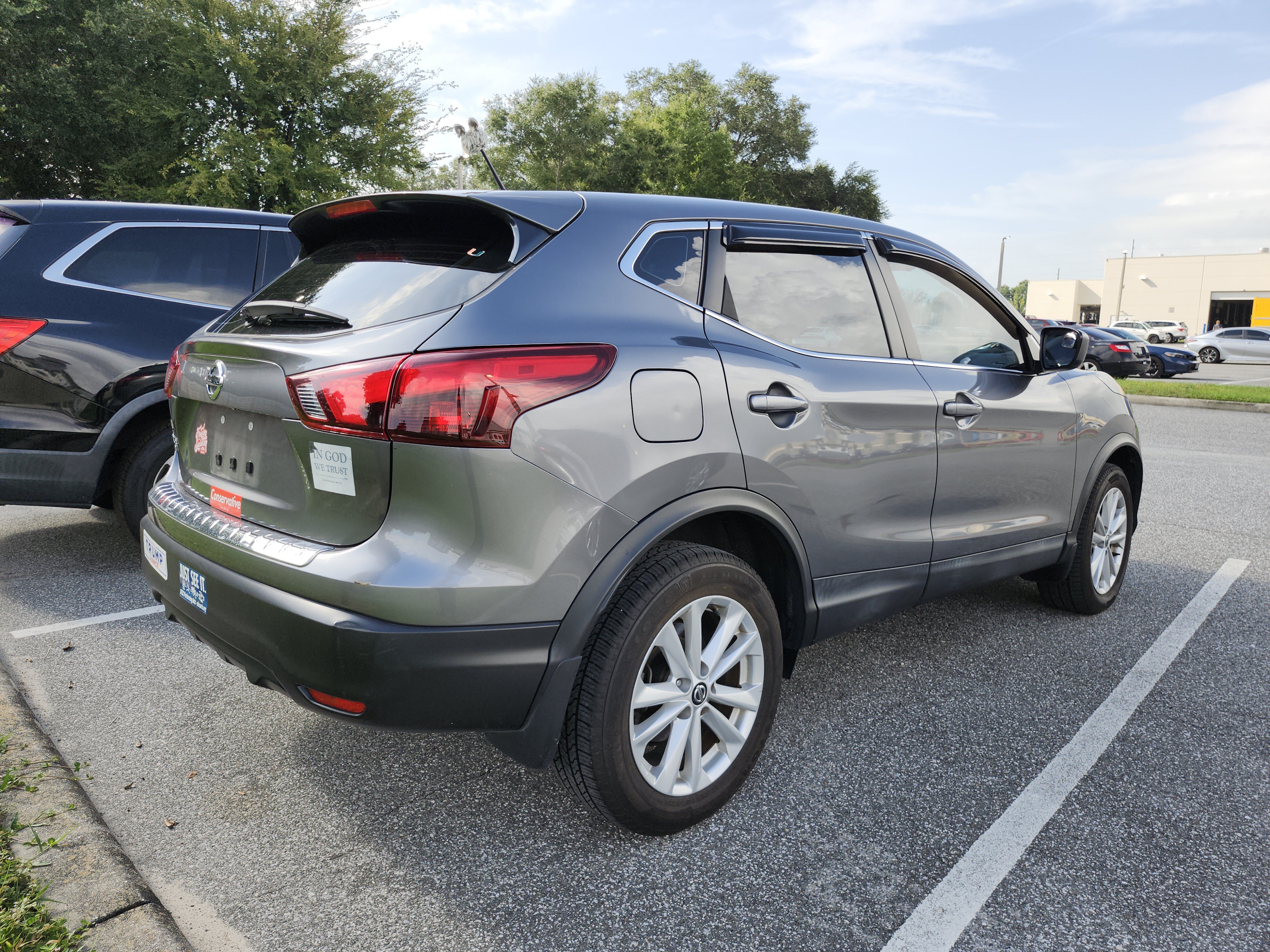 Used 2019 Nissan Rogue Sport S w/ Appearance Package FWD image 18