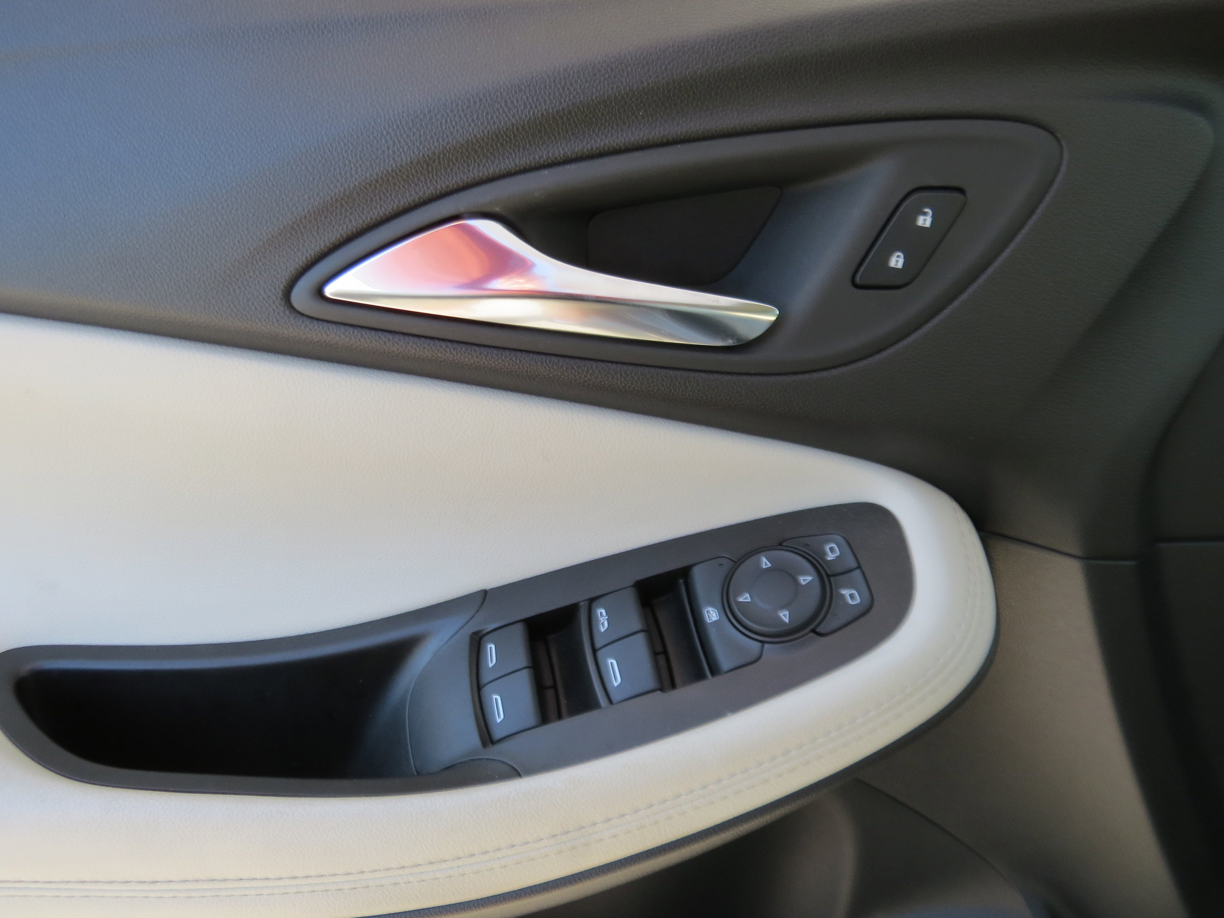 Used 2024 Buick Encore GX Sport Touring w/ Experience Buick Package FWD image 12