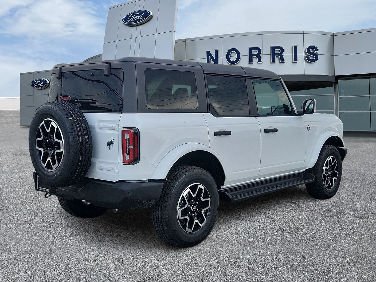 New 2026 Ford Bronco Outer Banks AWD/4WD image 4