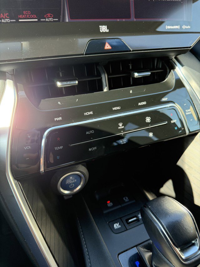 Used 2021 Toyota Venza XLE w/ Softex Package image 18