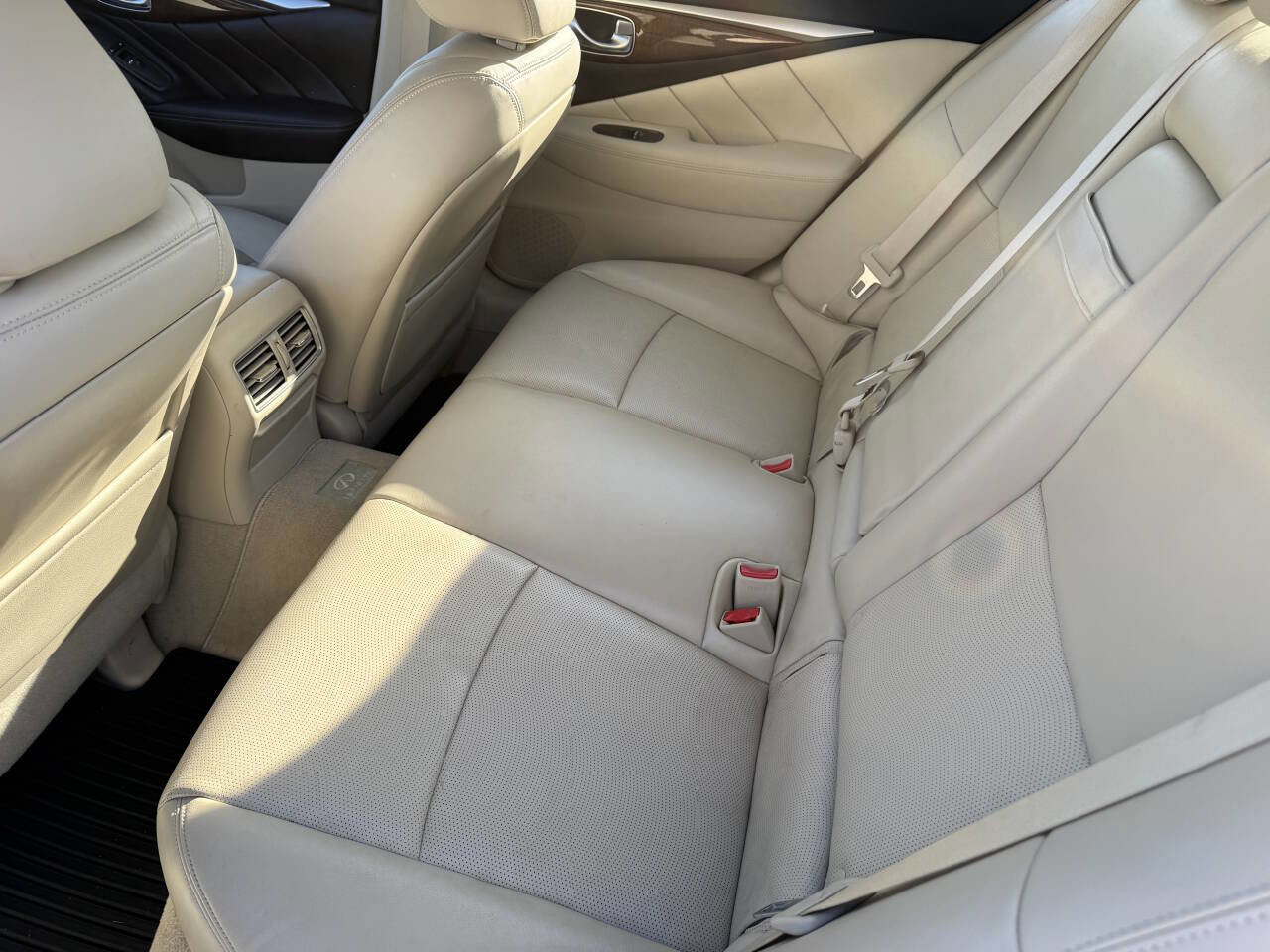 Used 2014 INFINITI Q50 Premium w/ Technology Package image 8
